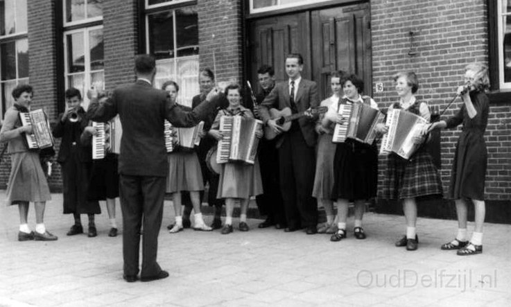 Schoolfoto ULO Molenberg 1949 - 1953 1.jpg